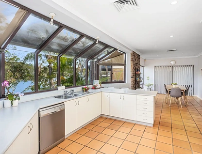 74 Fowler Road, Illawong, NSW 2234, 6房, 5浴, House