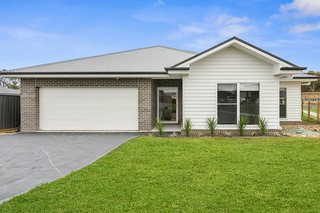 Marulan 4chambre Modern 4-bedroom Home