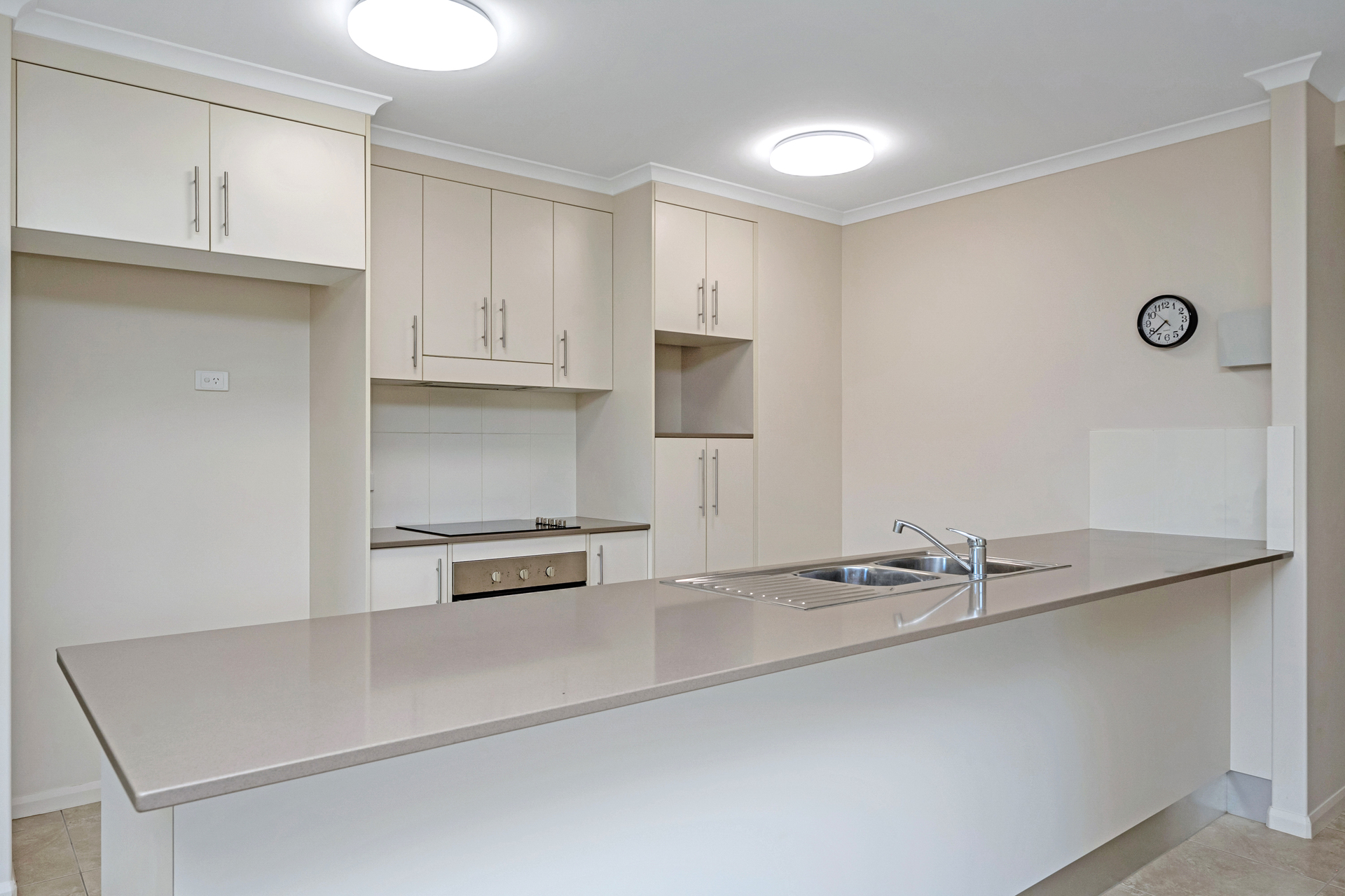 84 MARINA DR, BUSHLAND BEACH QLD 4818, 0 habitaciones, 0 baños, House