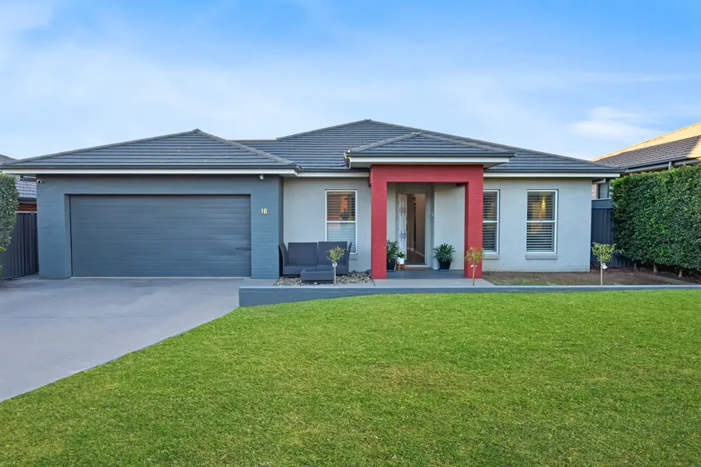Gunnedah 5ห้องนอน Exceptional Modern Family Home with Lifestyle, Luxury & Space in Prime Gunnedah Location