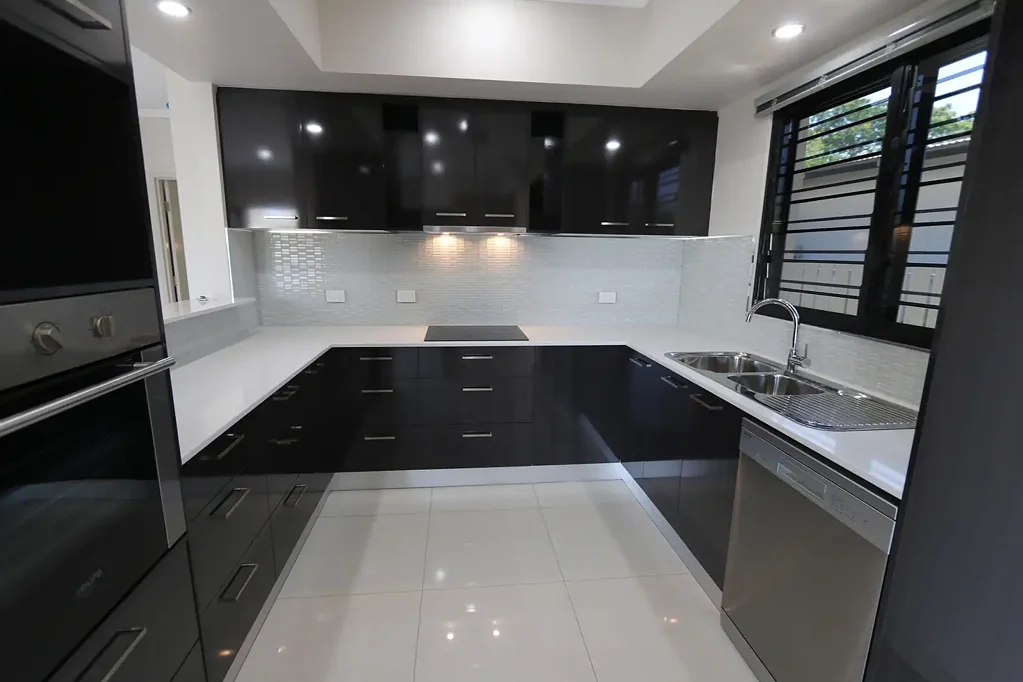 SPOIL YOURSELF WITH THIS STYLISH 2 BED 2 BATH DUPLEX!