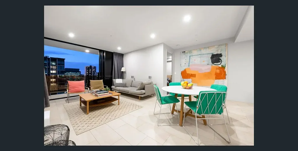 Luxurious Newstead Three bedroom sub-penthouse