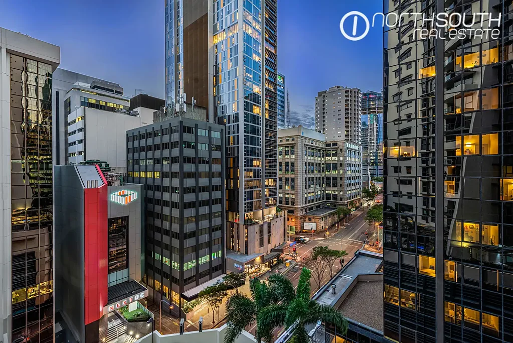 Brisbane City 2Moenga Aurora Tower Lifestyle - Exceptional 2-Bedroom CBD Apartment, Perfect for Investors or Owner-Occupiers