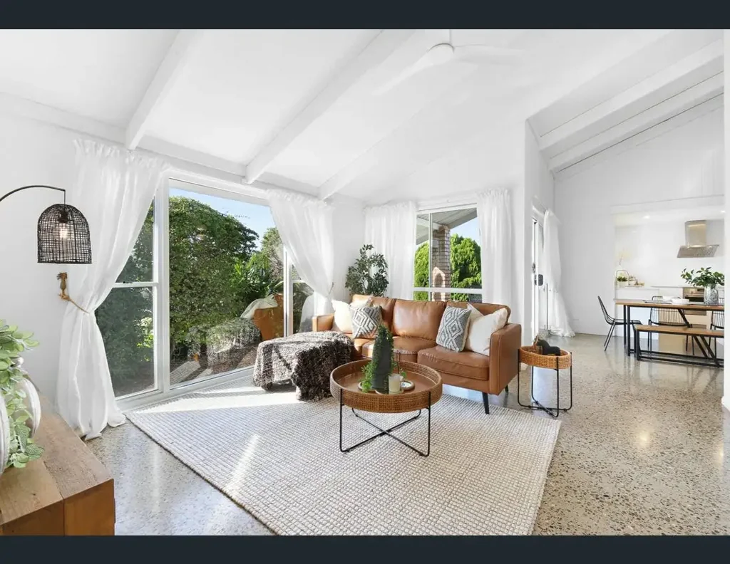 Welcome To Your Home Nestled In Robina