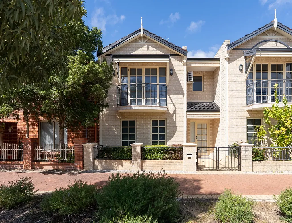 Joondalup 3Phòng ngủ IMMACULATE TOWNHOUSE - PRICED TO SELL
