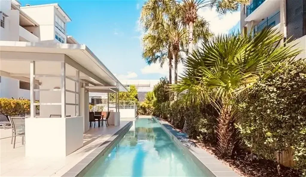 Enjoy the South Bank Lifestyle with your own 25m LAP POOL!