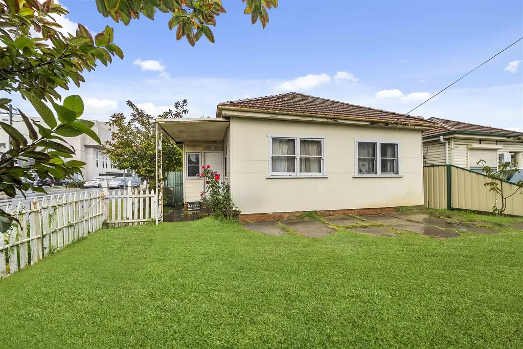 Lakemba 3બેડરૂમ WANGEE ROAD / PRIME R4 CORNER BLOCK