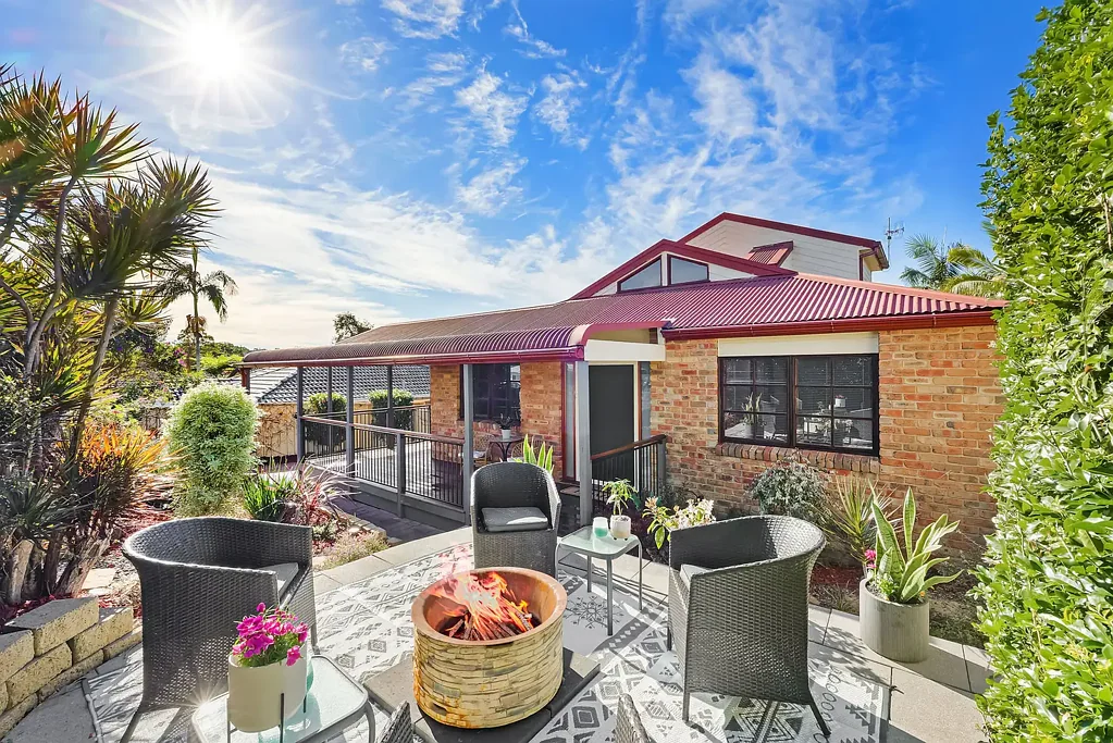 Glenning Valley 3Zimmer Beautifully Renovated Family Home in Peaceful Glenning Valley Setting