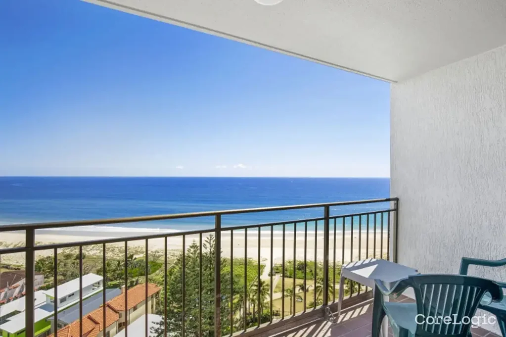BREATHTAKING BEACHSIDE BALCONY VIEWS