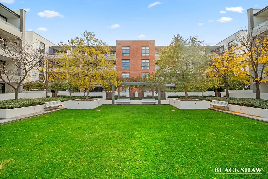 Apartment with Incredible Views in the Heart of Kingston - Fully Furnished