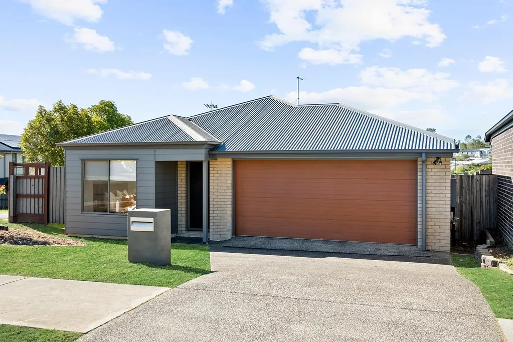 2 Pleasant Street, South Ripley, QLD 4306