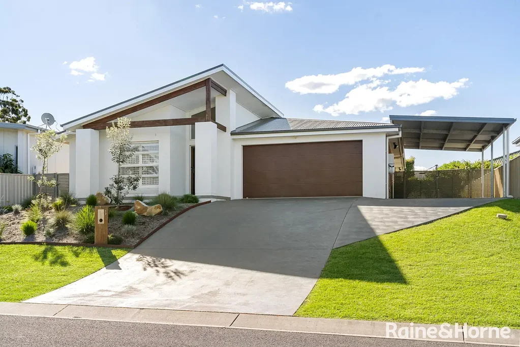 Ulladulla 4房  Spacious, Stylish & Perfectly Positioned