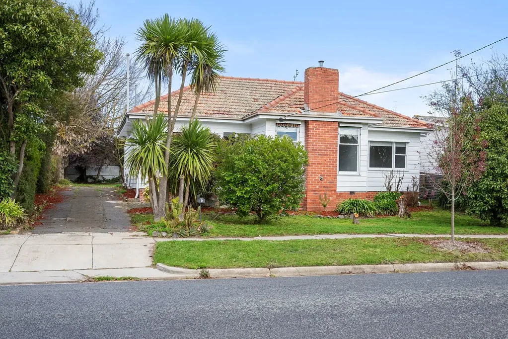 Updated Three Bedroom Home in Prime Wendouree Location