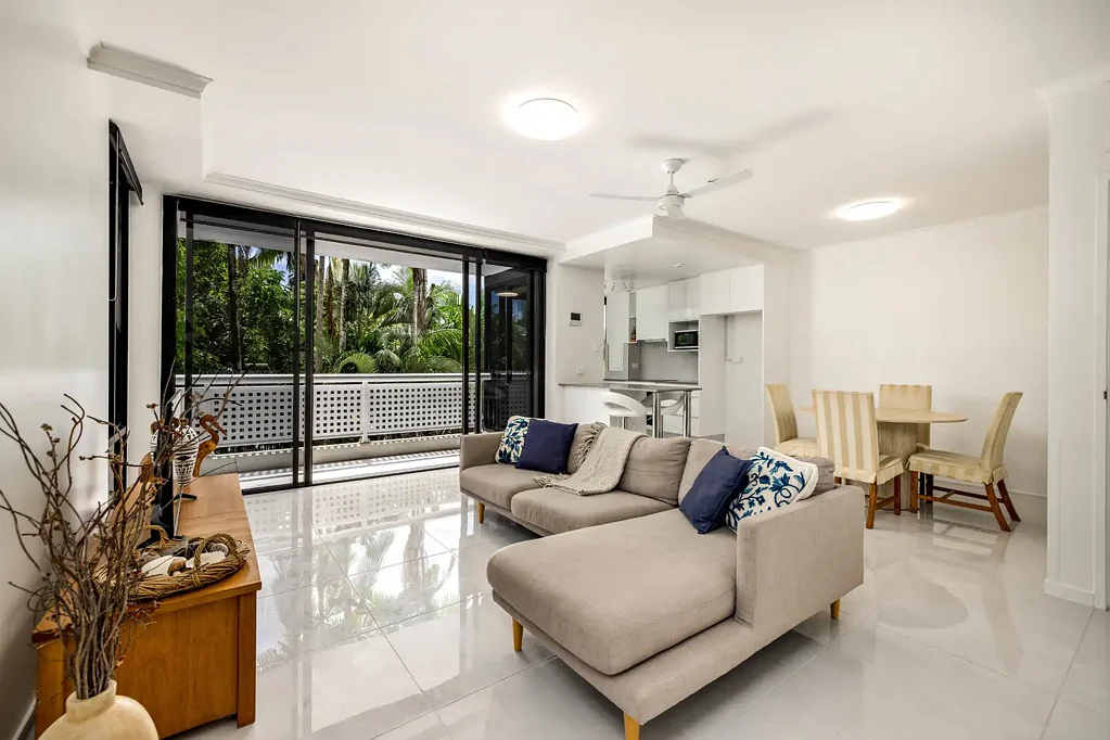 Cairns North 2房  Tropical living, private aspect on Cairns esplanade