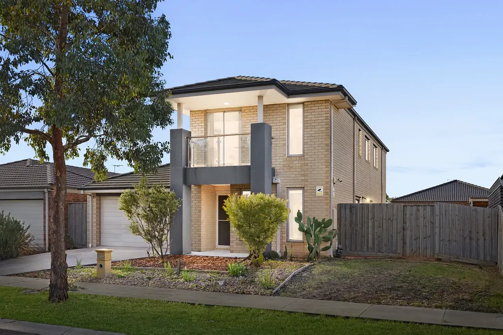 Desirable Double-Story Home in Premier Residential Area: Luxury Living at Its Finest!