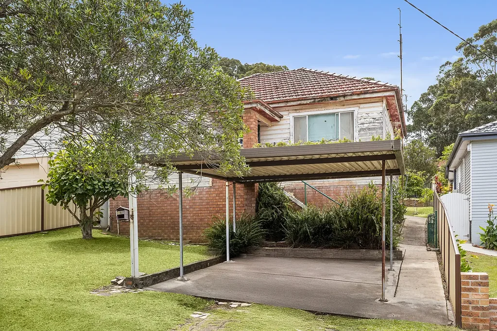 6 Ocean Street, Mount Saint Thomas, NSW 2500