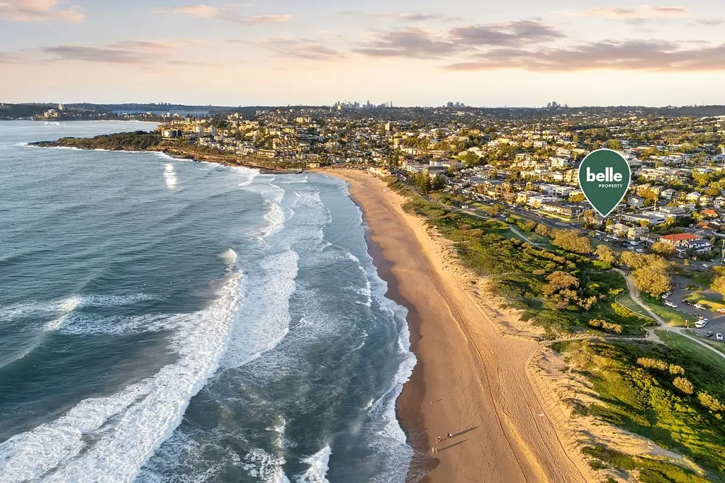 Curl Curl 4Moenga Flawless beachfront entertainer with magnificent views
