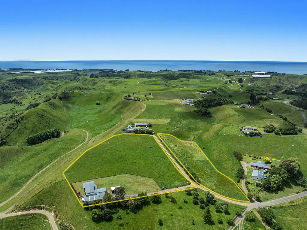 Matata 4બેડરૂમ Country Farmstead with Coastal Views