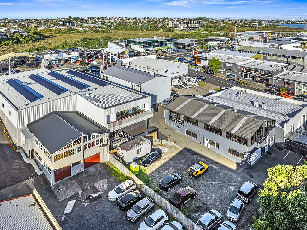 Takapuna 404sqm mixed use land!