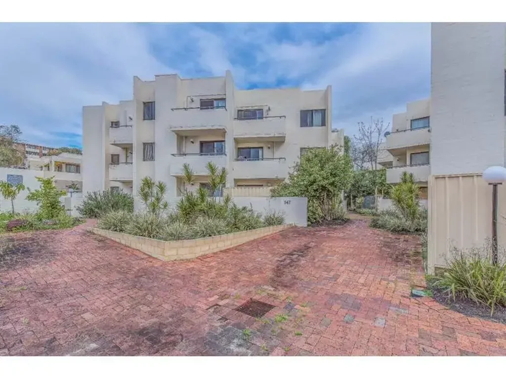 Great location - Budget friendly unit !