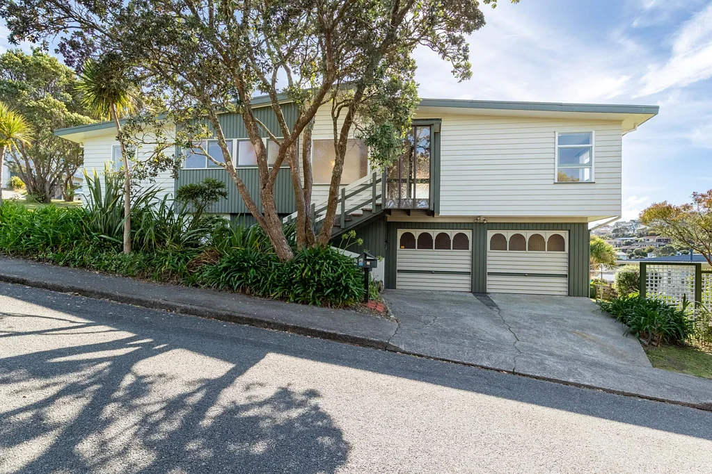 1 Safari Crescent, Johnsonville, Wellington