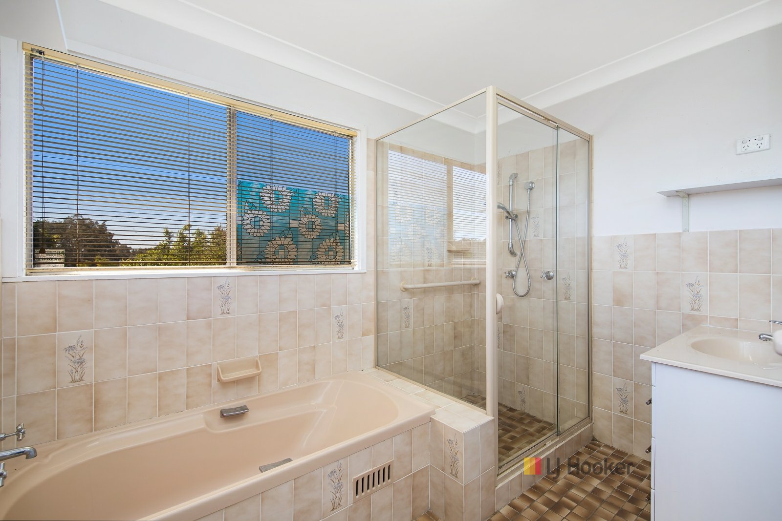 21 WOODLAWN DR, BUDGEWOI NSW 2262, 0 Bedrooms, 0 Bathrooms, House