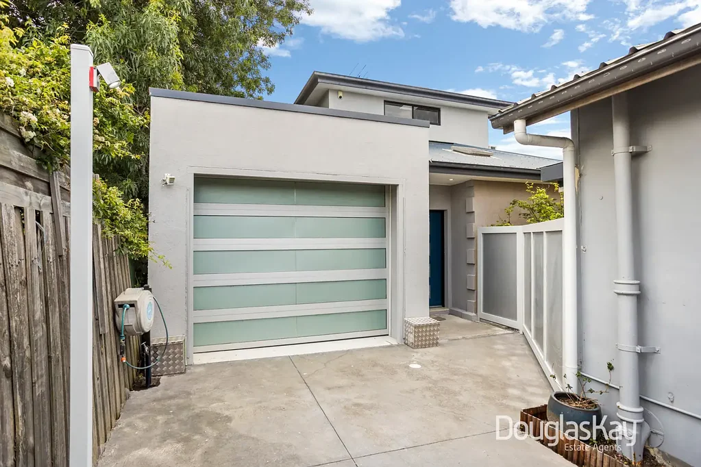 2/100 Suffolk Street, Maidstone, VIC 3012