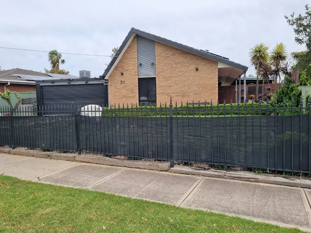 31 Mayfair Drive, West Wodonga, VIC 3690