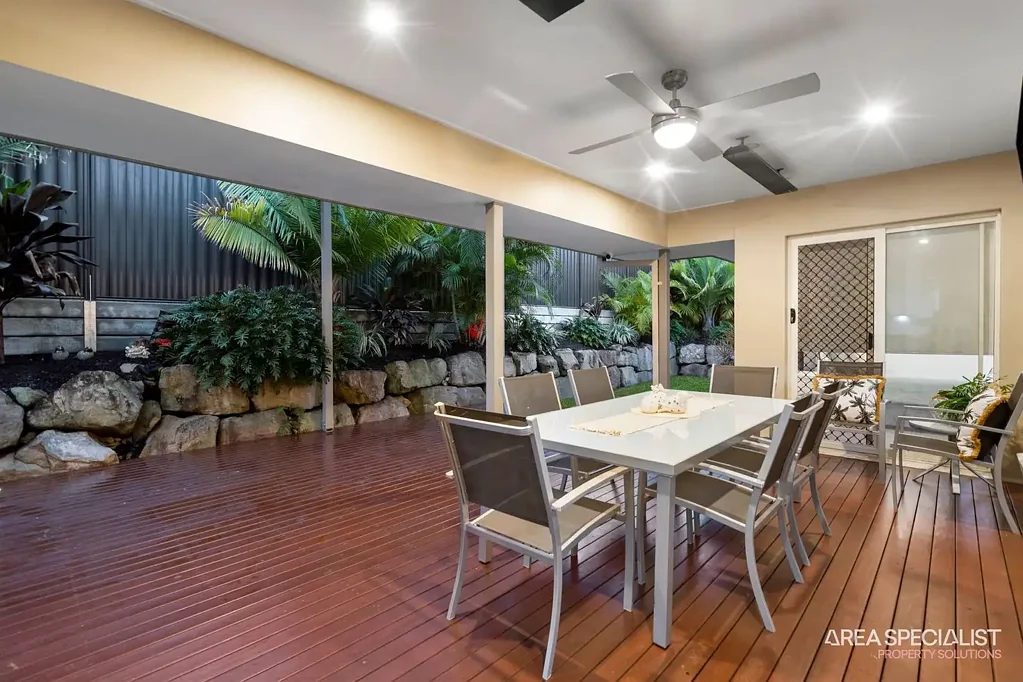 Ormeau 4Moenga IMMACULATE HOME IN A SOUGHT-AFTER STREET