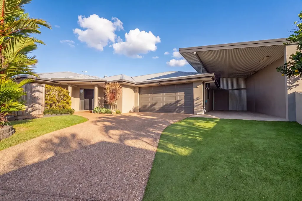 Brinsmead 4ਬੈੱਡਰੂਮ STUNNING FAMILY ENTERTAINER - POOL + RARE CARAVAN/BOAT STORAGE!