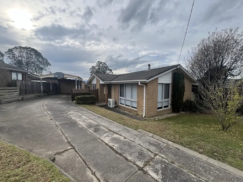 Spacious Three Bedroom Home - Right Here In Traralgon