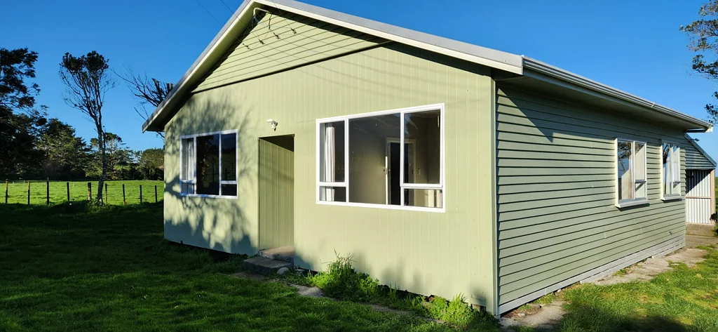 Okato, 3 bedrooms