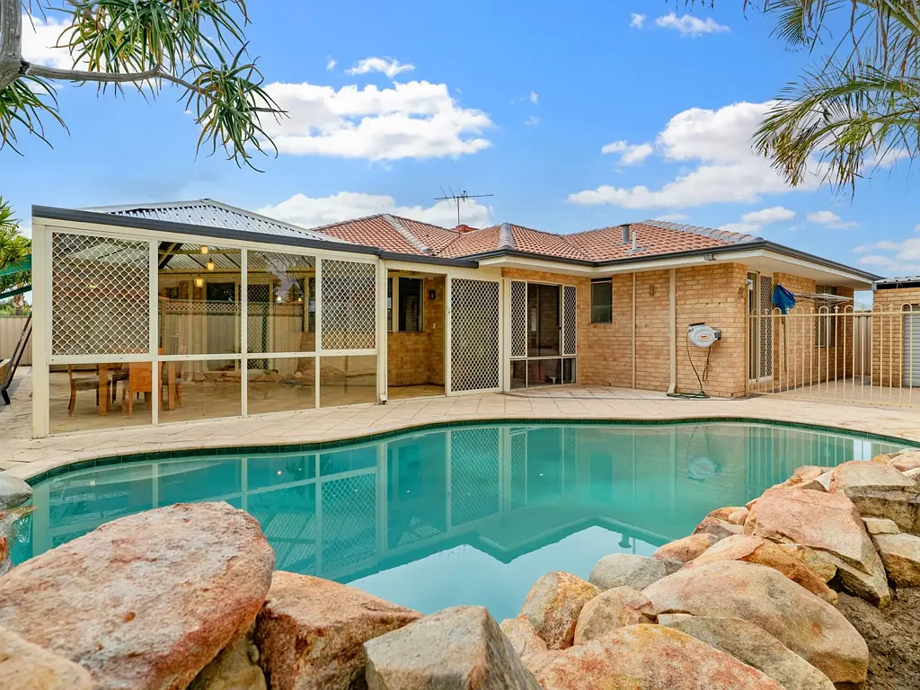 Spacious 5-Bedroom Family Home in Prime East Cannington Location