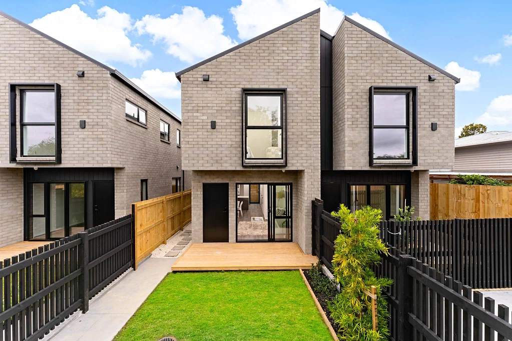 Henderson 3部屋 Premium Brick Duplex in Prime Location