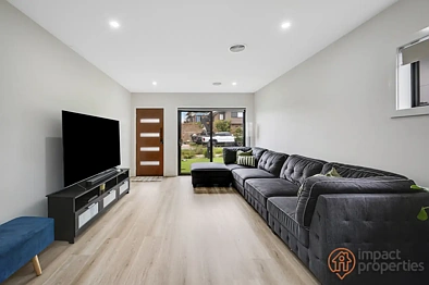 Whitlam 3Moenga Home Sweet Home !