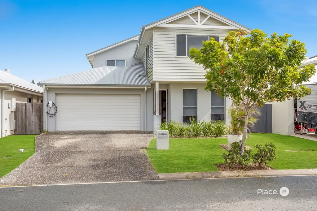Newport 5 Bedroom Immaculate Family Home, Private Oasis, Stunning In-ground Pool
