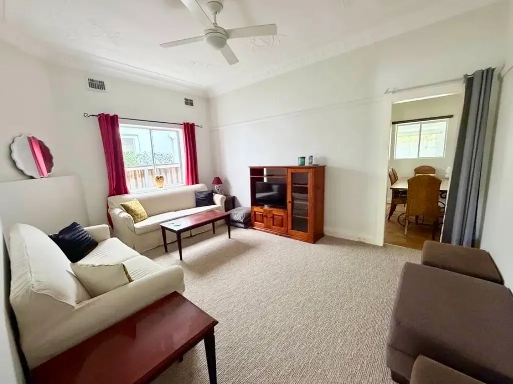 Charming Large 2Bedroom Semi in Coveted North Bondi Pocket