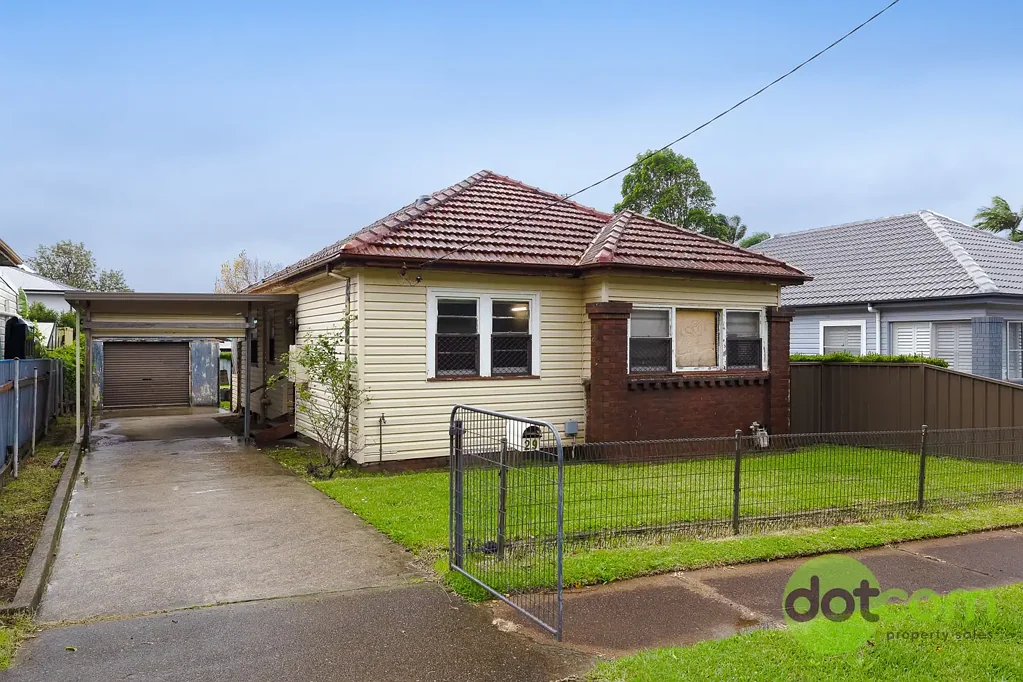 Mayfield 3ห้องนอน Deceased Estate- Ripe for Renovation!