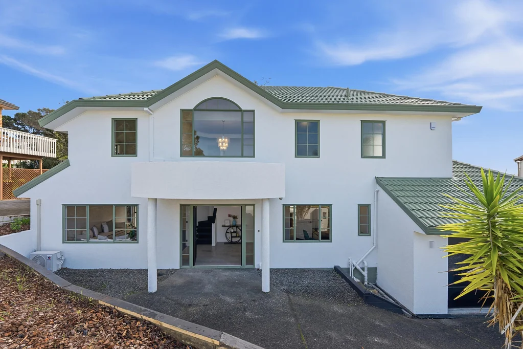 Chatswood 4房  Modern Family Living in a Peaceful Bush Setting