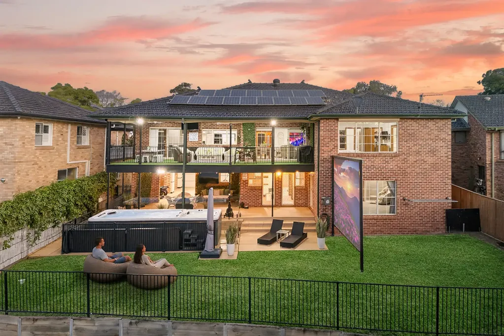Windsor 5房  Superior 5 Bedroom Home with River Outlook & Rural Backdrop