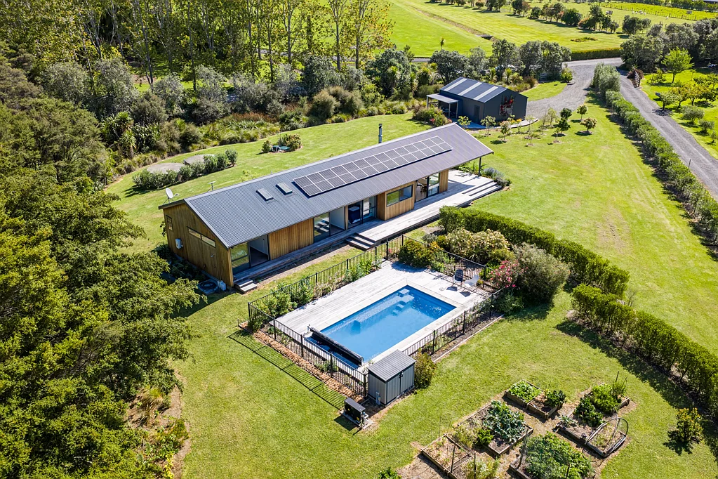 Mangawhai 3房  Cedar, sunshine and serious serenity