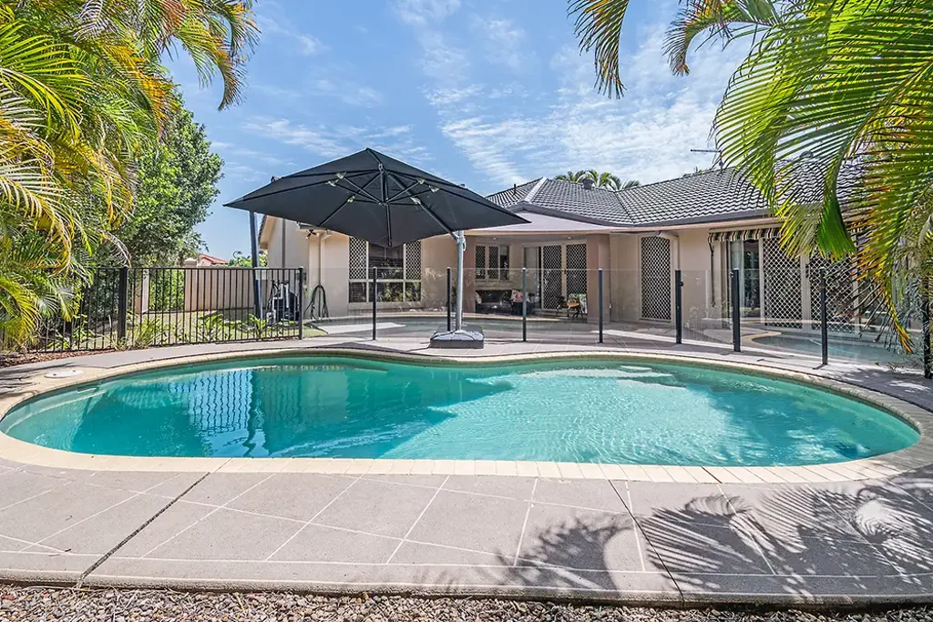 4 Leet Court, Arundel, QLD 4214