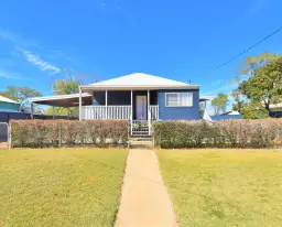 174 Crane Street, Longreach