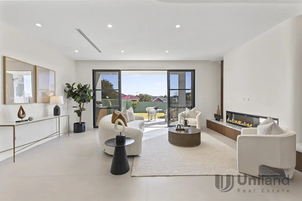 North Ryde 5ਬੈੱਡਰੂਮ Brand-new double brick luxury in a premier North Ryde setting
