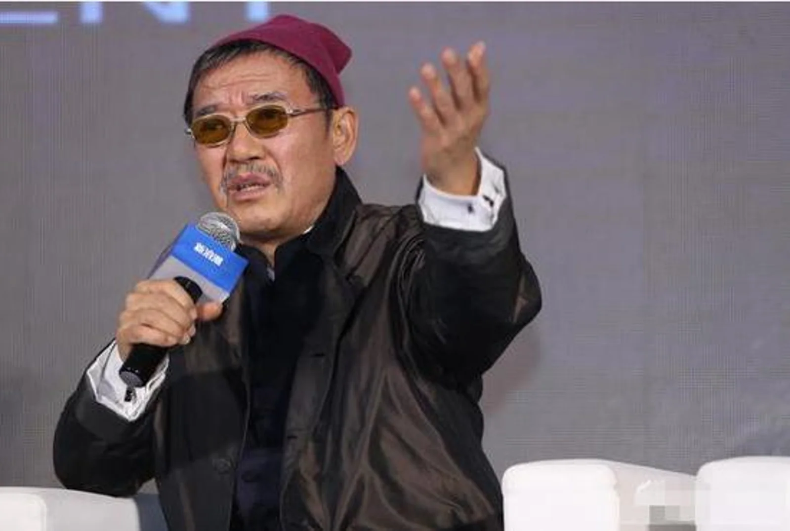 李立群：鲜肉小花演技不应被批评