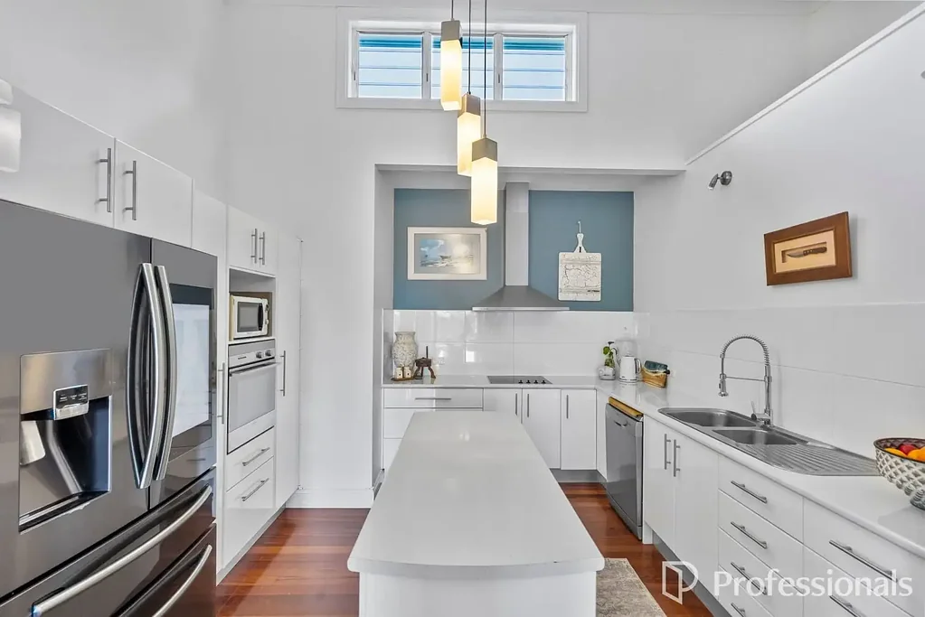 Russell Island 4Kwarto Immaculate Executive Home with Stunning Water Views