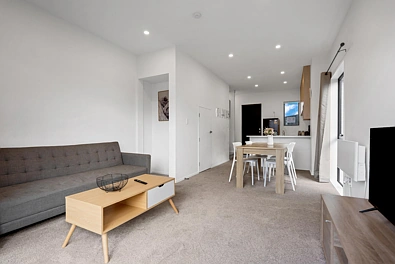 MOVE IN READY! 2 bed 2 bath ensuite parking