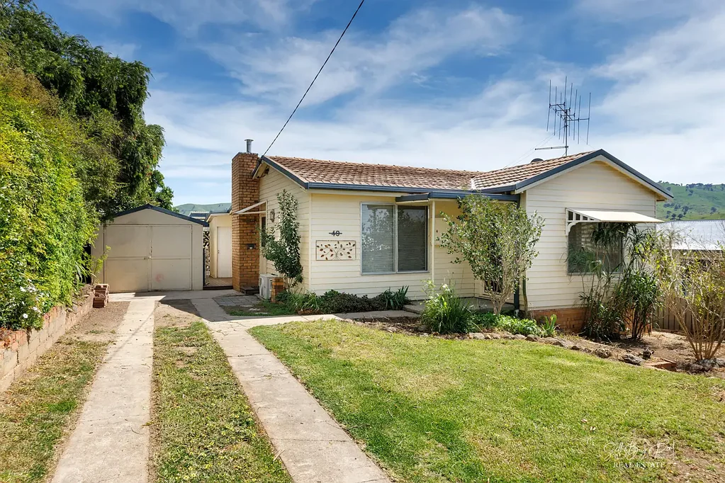 Tallangatta 2Zimmer OPEN SAT 10TH OCT 1:00PM - 1:30PM