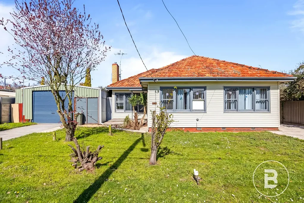 Delacombe 3房  THREE BEDROOM ACROSS FROM VIC PARK WITH SHEDDING