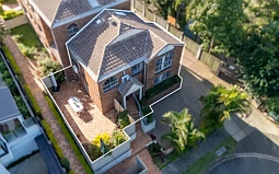 1/6 Shirley Street, Indooroopilly